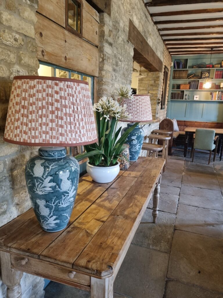 The White Hart - Console